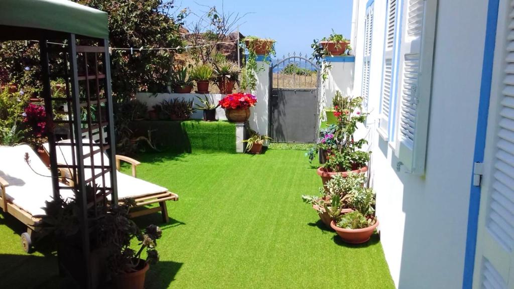 One bedroom appartement at Calasetta 50 m away from the beach with furnished terrace
