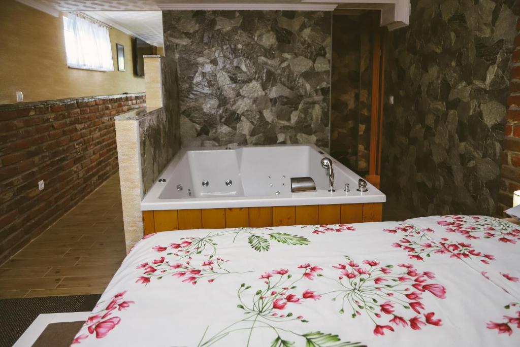 Hotel ZRINSKI photo 3