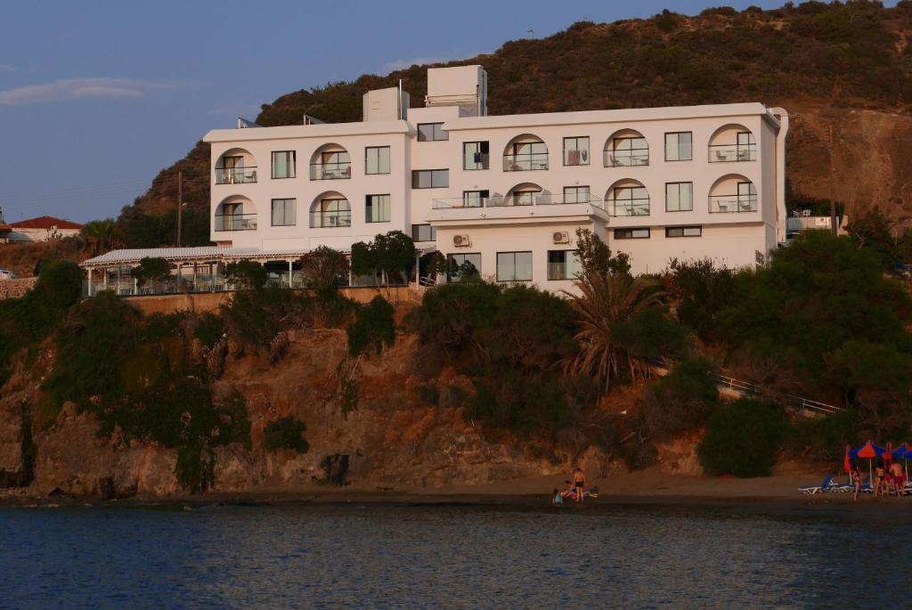 E.J. Pyrgos Bay Hotel photo 1