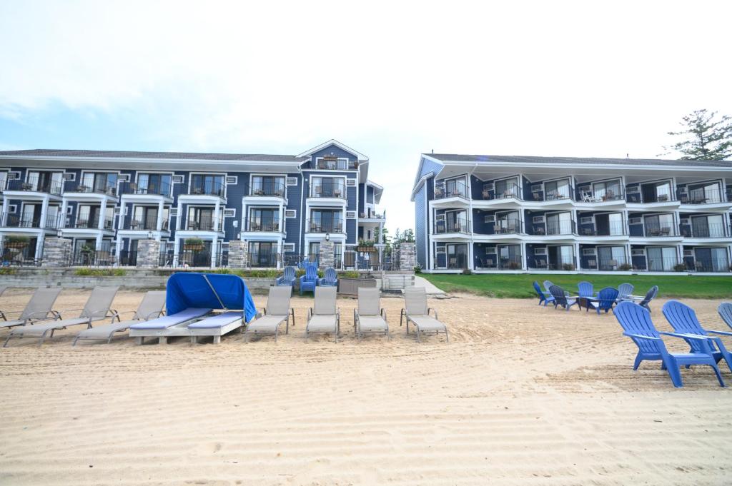 Pointes North Beachfront Hotel image