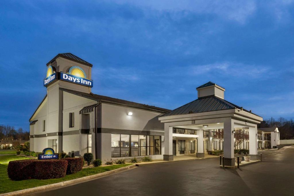 Days Inn by Wyndham Rock Hill photo 1