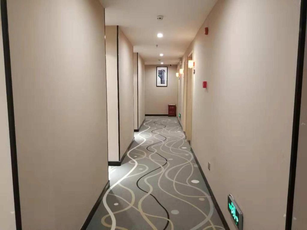 7Days Premium Dongguan Houjie Exhibition Center Shatian Branch photo 3
