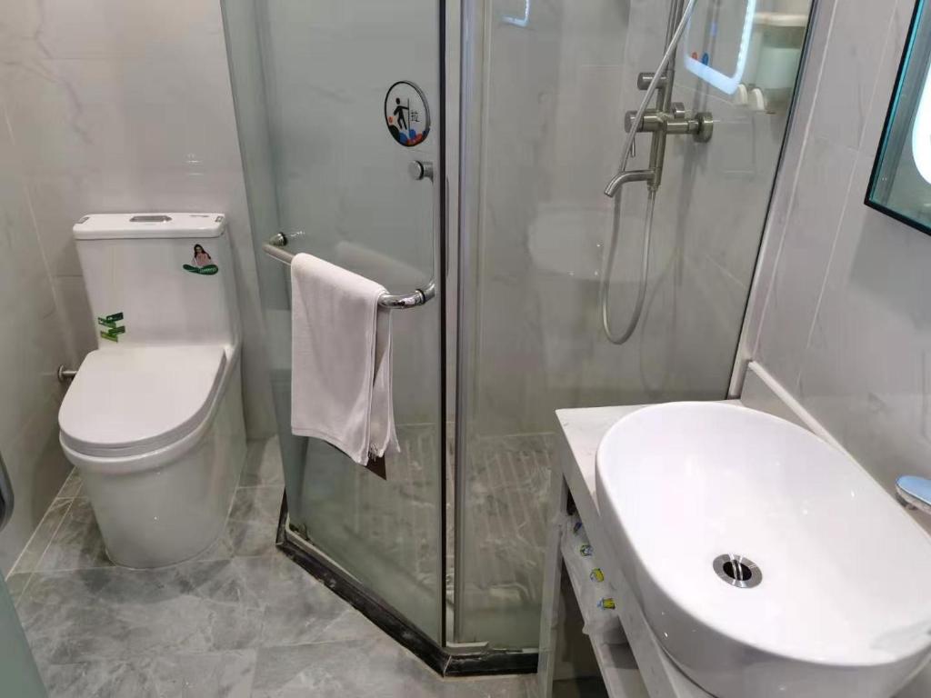 7Days Premium Guangzhou Guangyuan Coach Station Branch photo 2