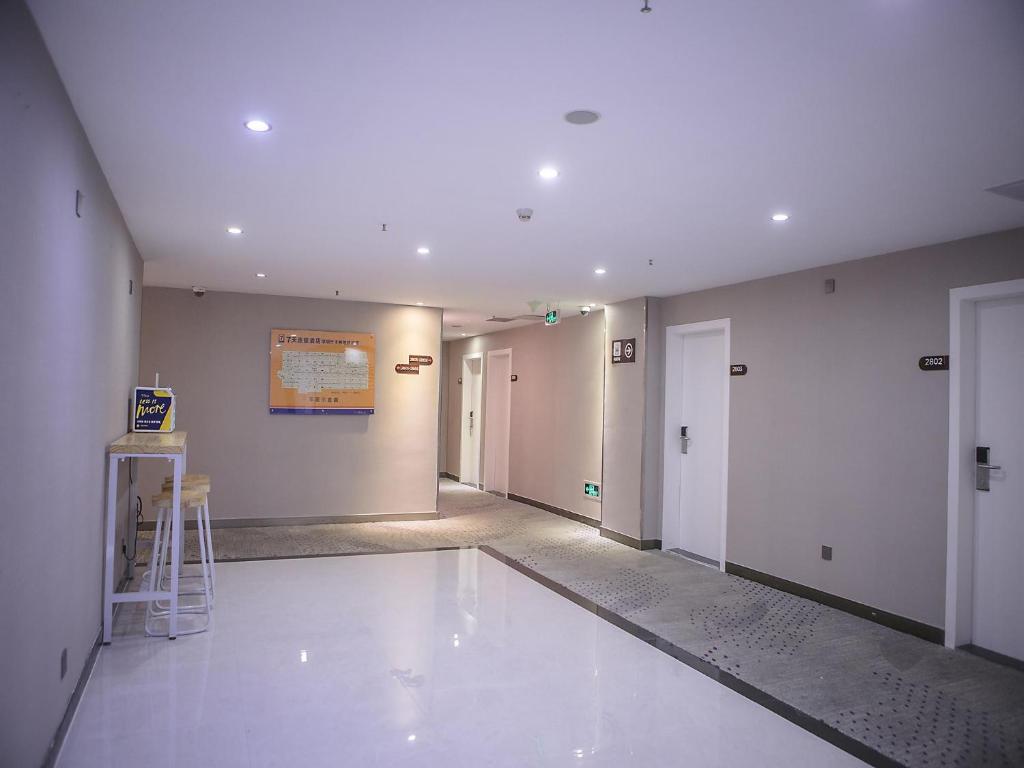 7Days Premium Shenzhen Zhuzilin Subway Station photo 1