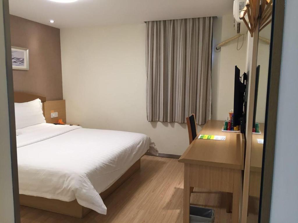 Двухместный (Улучшенный номер с кроватью размера «queen-size»), 7Days Inn Chengdu Yushuang Road