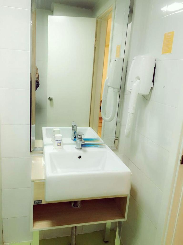 Двухместный (Улучшенный номер с кроватью размера «queen-size»), 7Days Inn Chengdu Yushuang Road