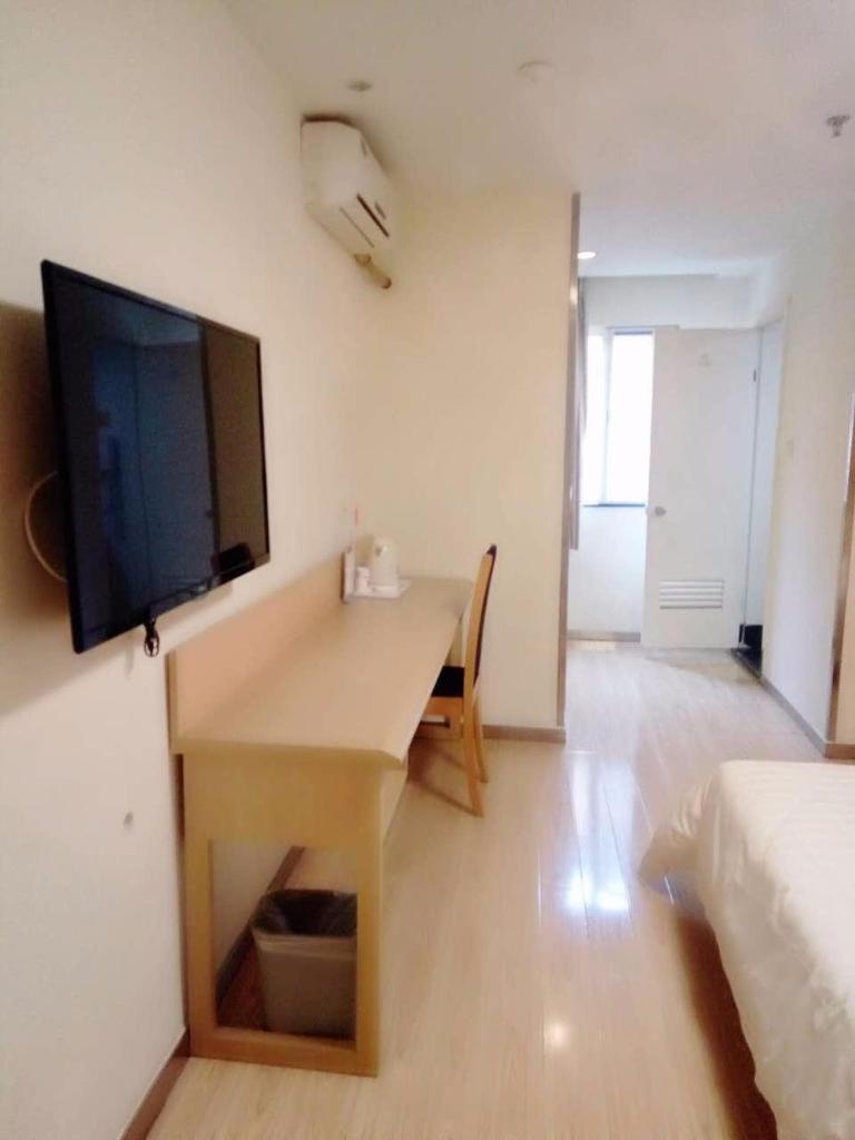 Двухместный (Улучшенный номер с кроватью размера «queen-size»), 7Days Inn Chengdu Yushuang Road