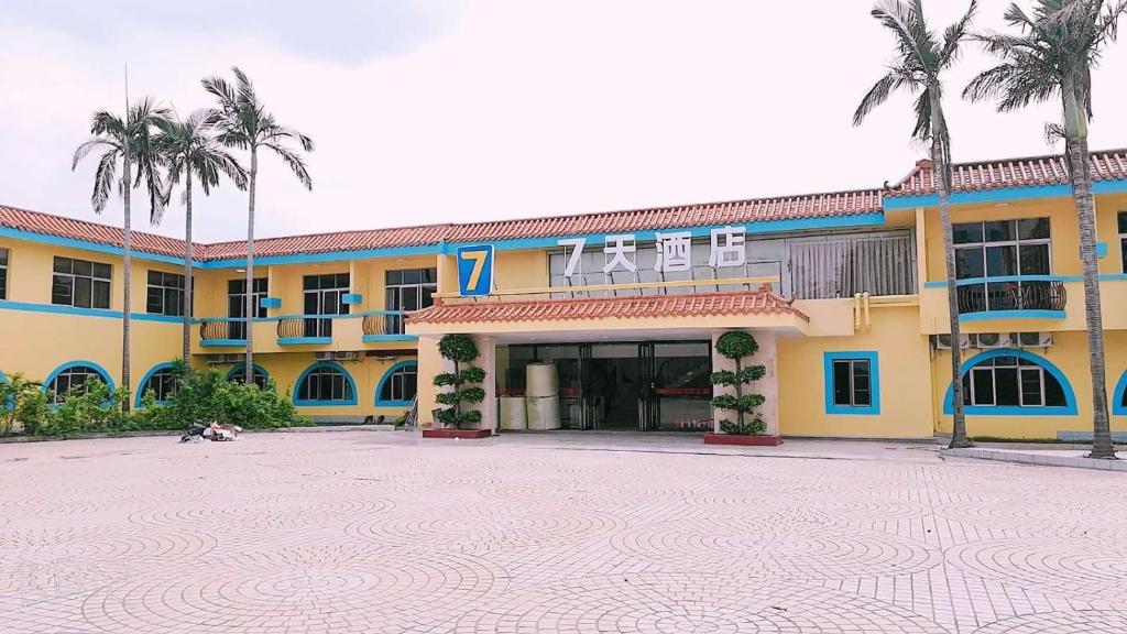 7Days Inn Zhuhai Crocodile Island Bohuang Furniture Baiteng Lake Branch photo 2