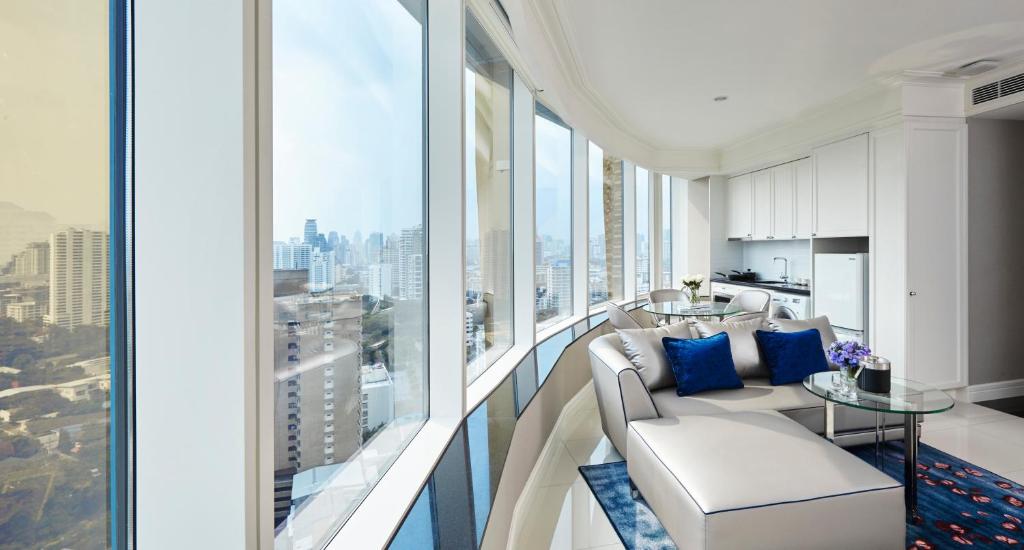 Сьюит (Угловой люкс Grande), Отель Grande Centre Point Sukhumvit 55 Thong Lo