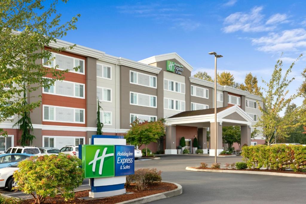 Holiday Inn Express & Suites Marysville, an IHG Hotel image