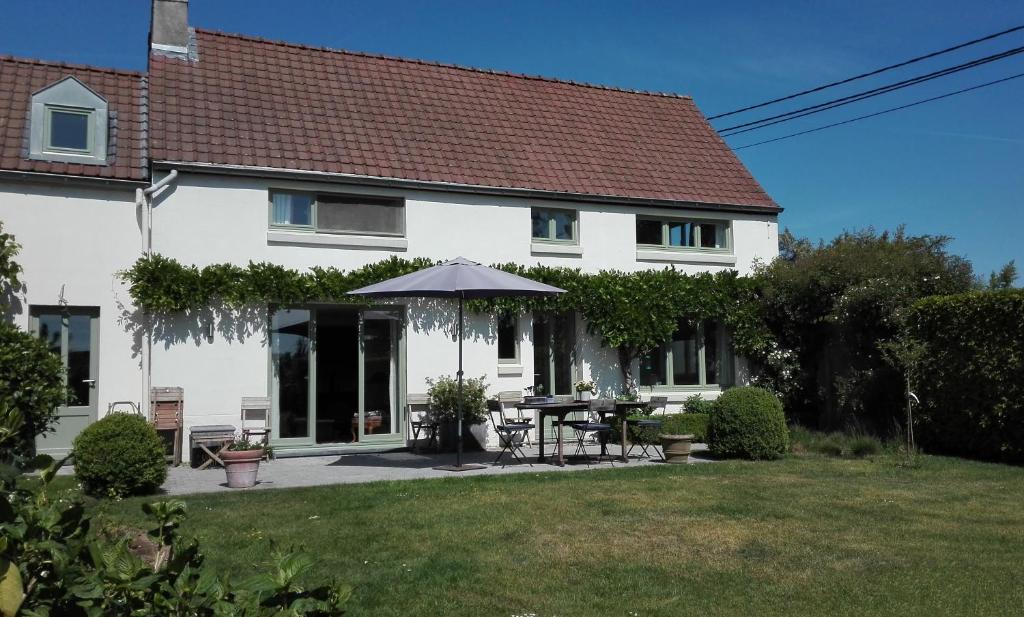 little cottage photo 1