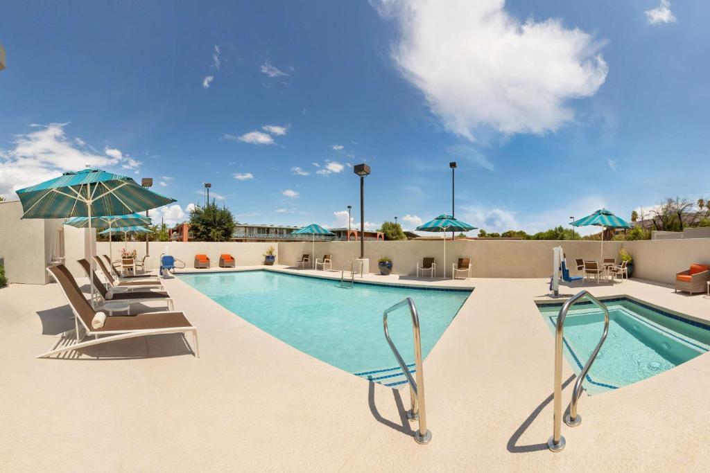 Hyatt Place Tucson – Central image