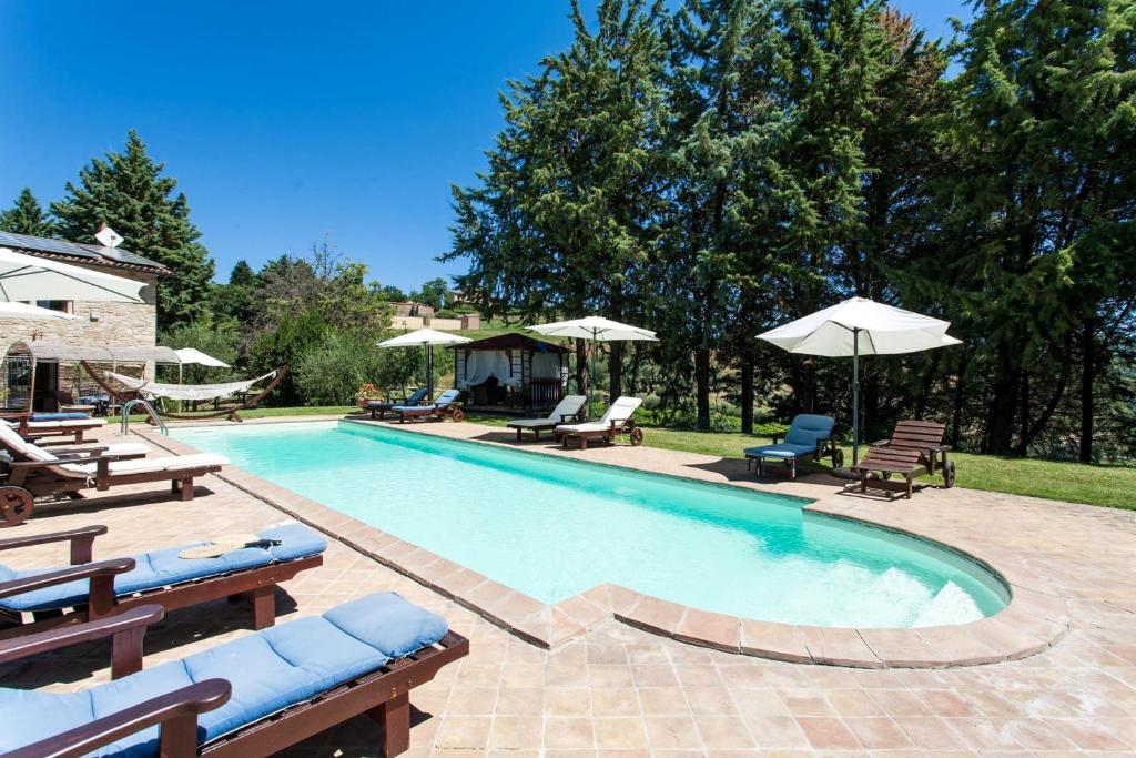 4 bedrooms house with shared pool furnished garden and wifi at Ramazzano Le Pulci