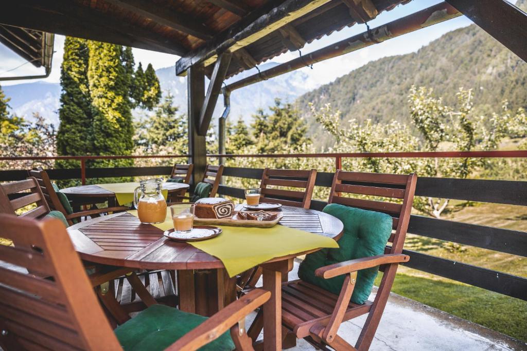 Turistična Kmetija Zgornji Zavratnik photo 2