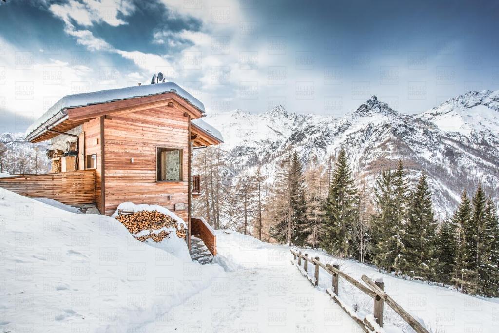 HelloChalet - Chalet D'Alpage Larose - a wild back mountain escape with large sunny garden and unique Matterhorn views