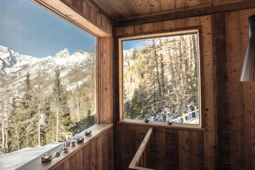HelloChalet - Chalet D'Alpage Larose - a wild back mountain escape with large sunny garden and unique Matterhorn views photo 4