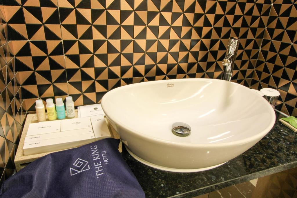 The King Hotel Room Type - Junior Suite