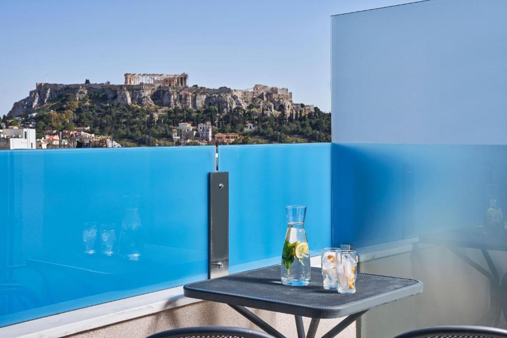 Двухместный (Улучшенный номер с балконом и видом на Акрополь), Arion Athens Hotel