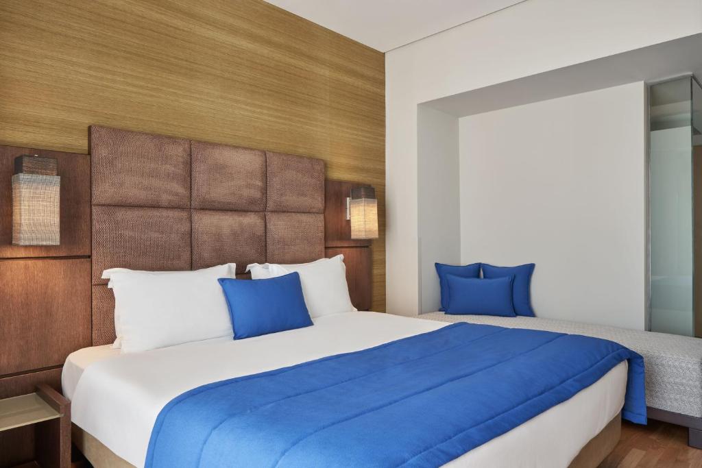 Двухместный (Улучшенный номер с балконом и видом на Акрополь), Arion Athens Hotel