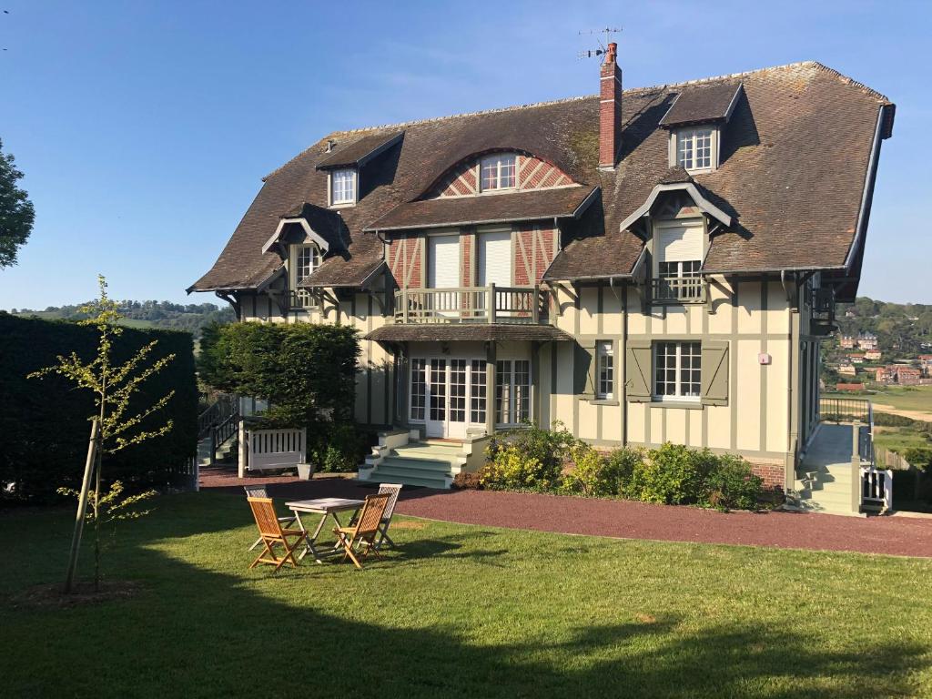 The Old Fenwick House photo 4