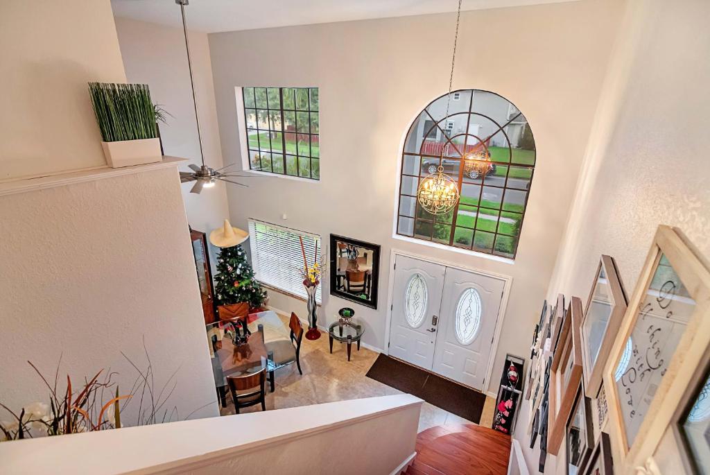 Urban Oasis withHot Tub, HEATED POOL and Private Movie Theater home photo 4