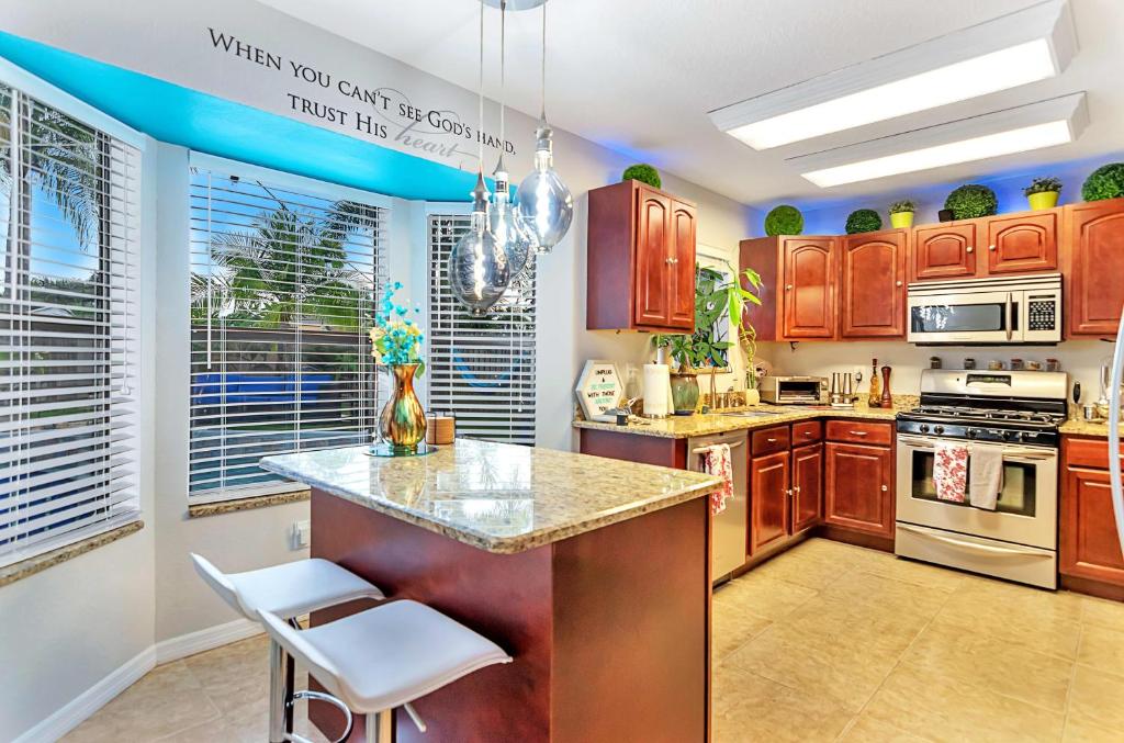 Urban Oasis withHot Tub, HEATED POOL and Private Movie Theater home photo 2