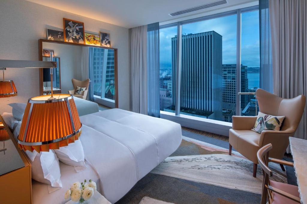 Двухместный (Стандартный номер с кроватью размера «king-size», вид на залив), Lotte Hotel Seattle