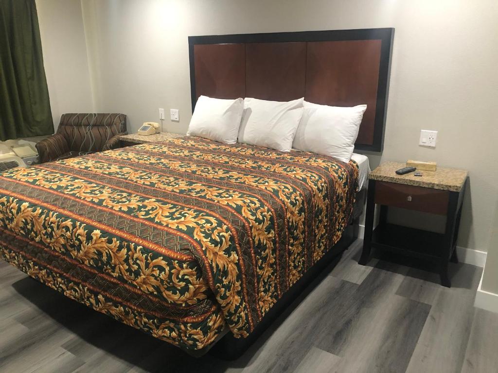 Economy Inn - Ontario Airport photo 3