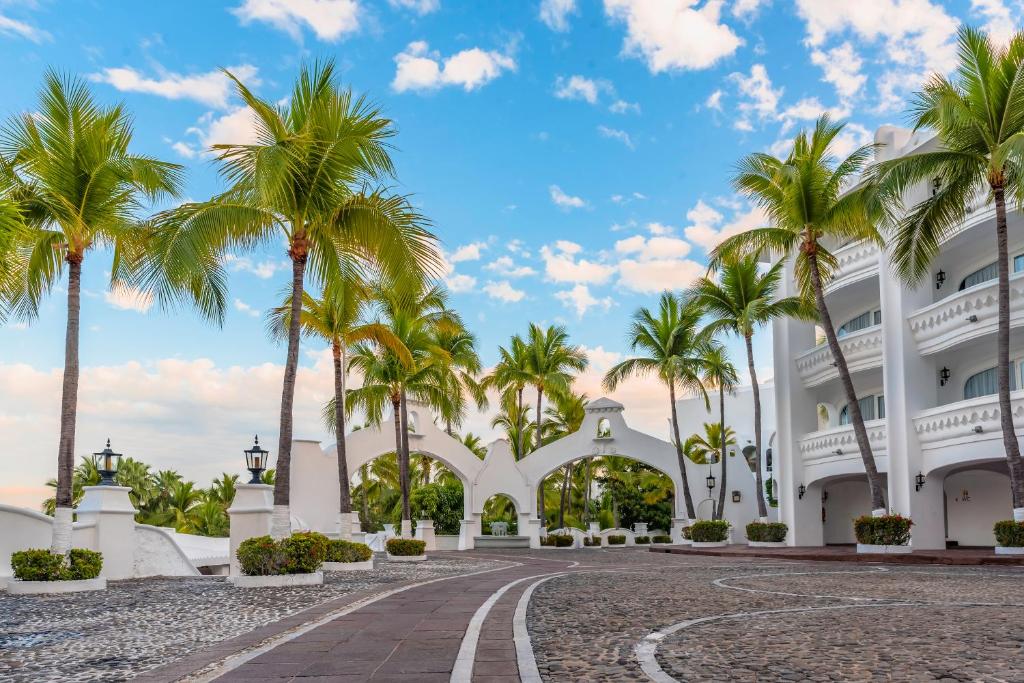Las Hadas by Brisas photo 3