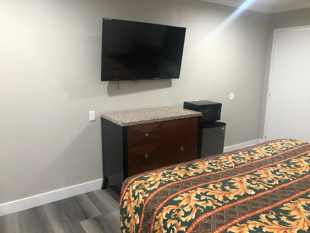 Economy Inn - Ontario Airport photo 4