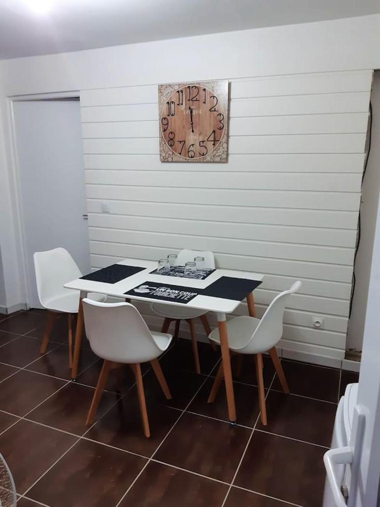 Appartement d'une chambre avec jardin amenage a Saint Esprit