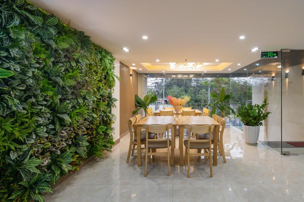 OYO 489 Suri Apartment