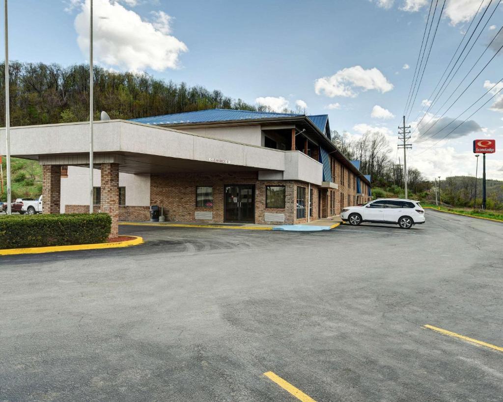 Econo Lodge image