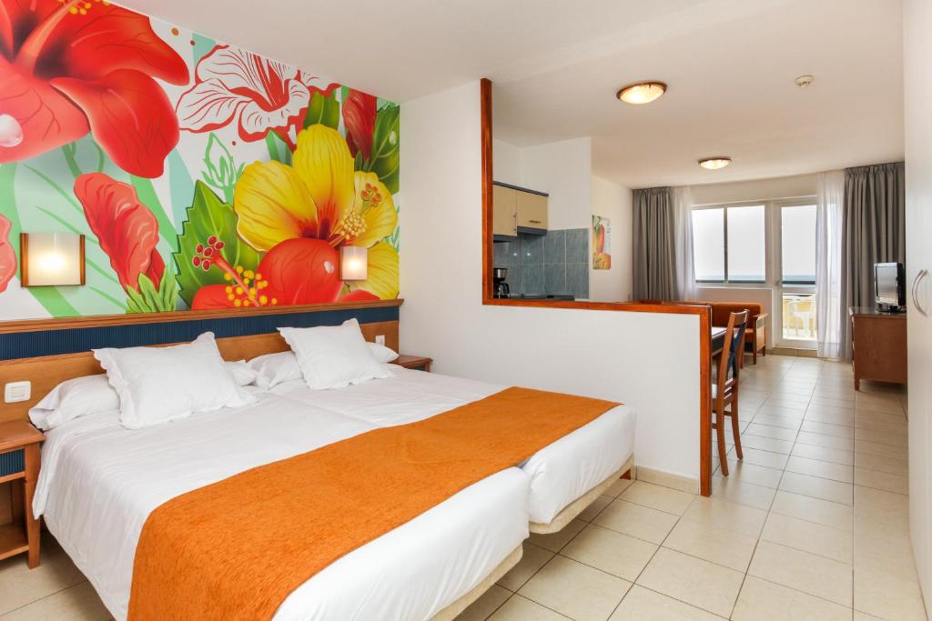 Apartamentos Palm Garden by LIVVO photo 3