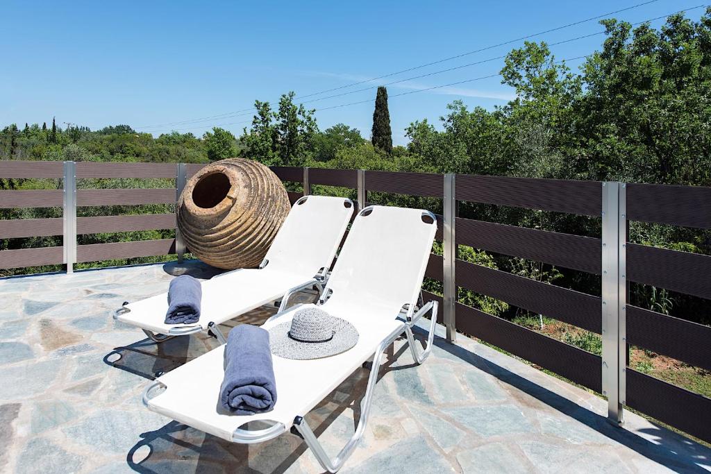 Adonis Villa photo 2