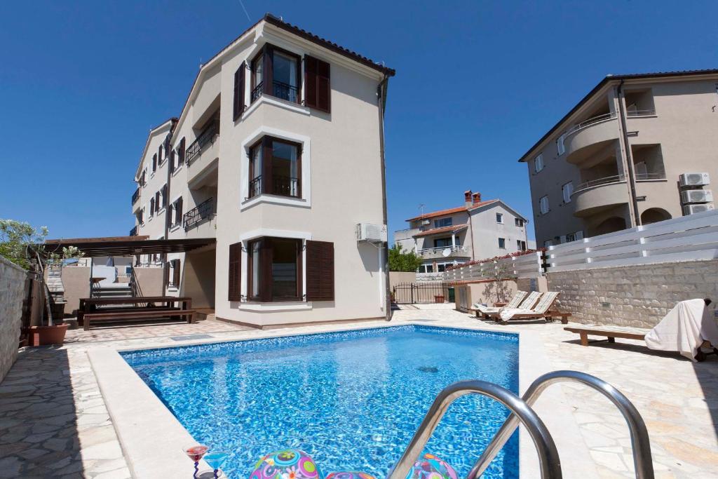 Villa UNDINA - luxury holiday house near beaches for big group photo 1