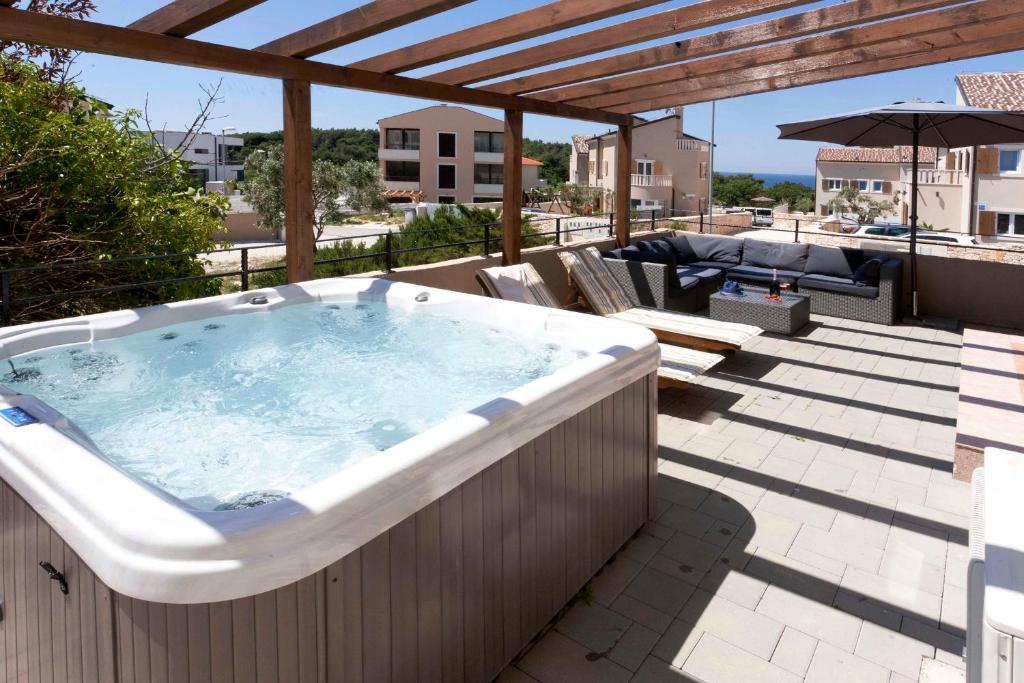 Villa UNDINA - luxury holiday house near beaches for big group photo 2