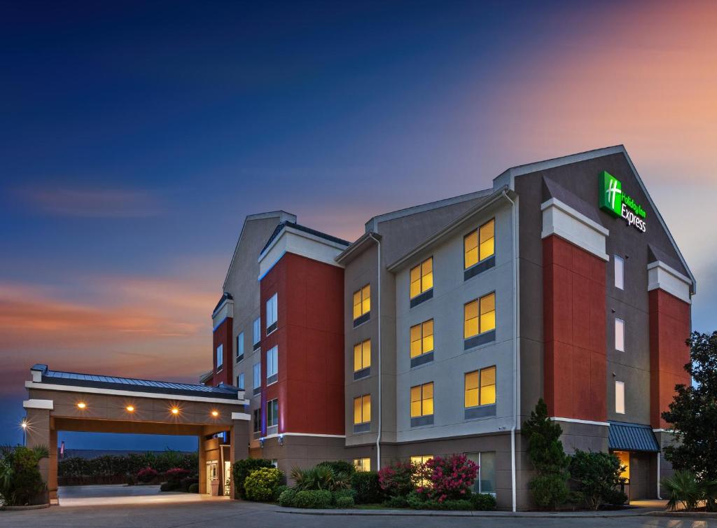 Holiday Inn Express New Orleans East, an IHG Hotel image