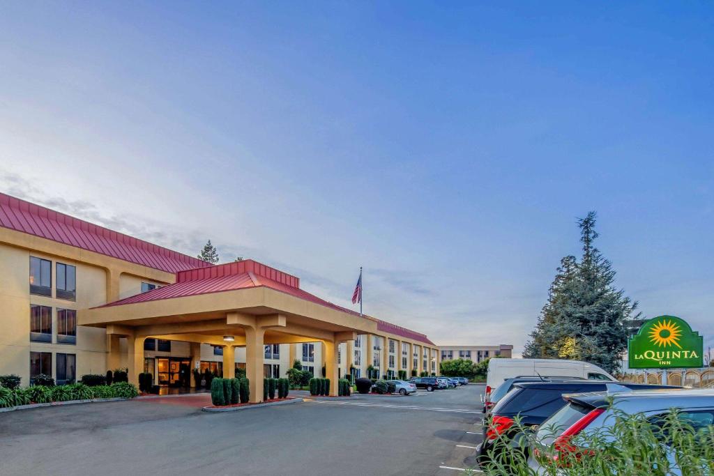 La Quinta by Wyndham Oakland Airport Coliseum photo 1