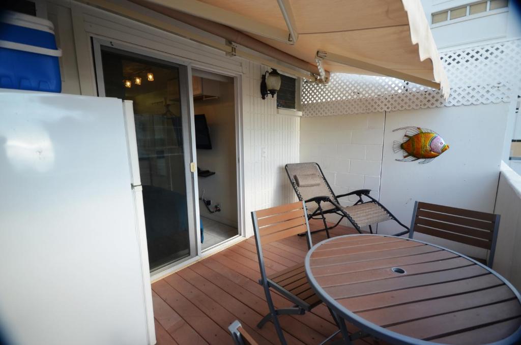 Апартаменты (Апартаменты), Kuhio Village 1208A Studio BIG Lanai & Waikiki Ocean View