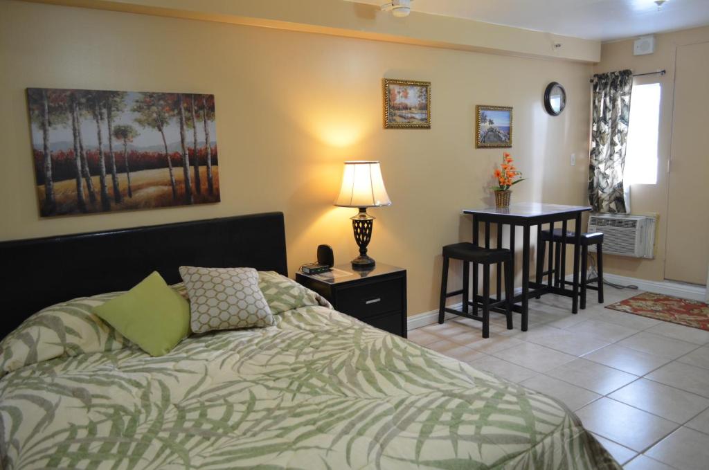 Waikiki Condo Just Remodeled Kuhio Village 202A image