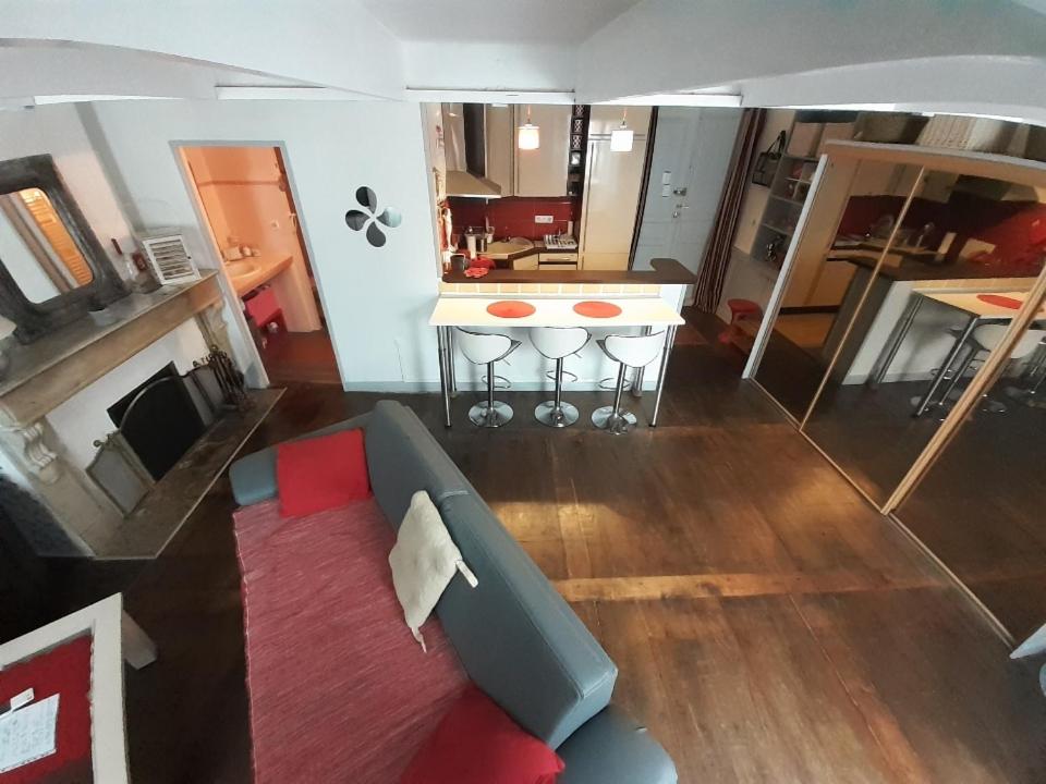 coquet studio en mezzanine à louer pour 2 personnes maxi résidant en FRANCE photo 4