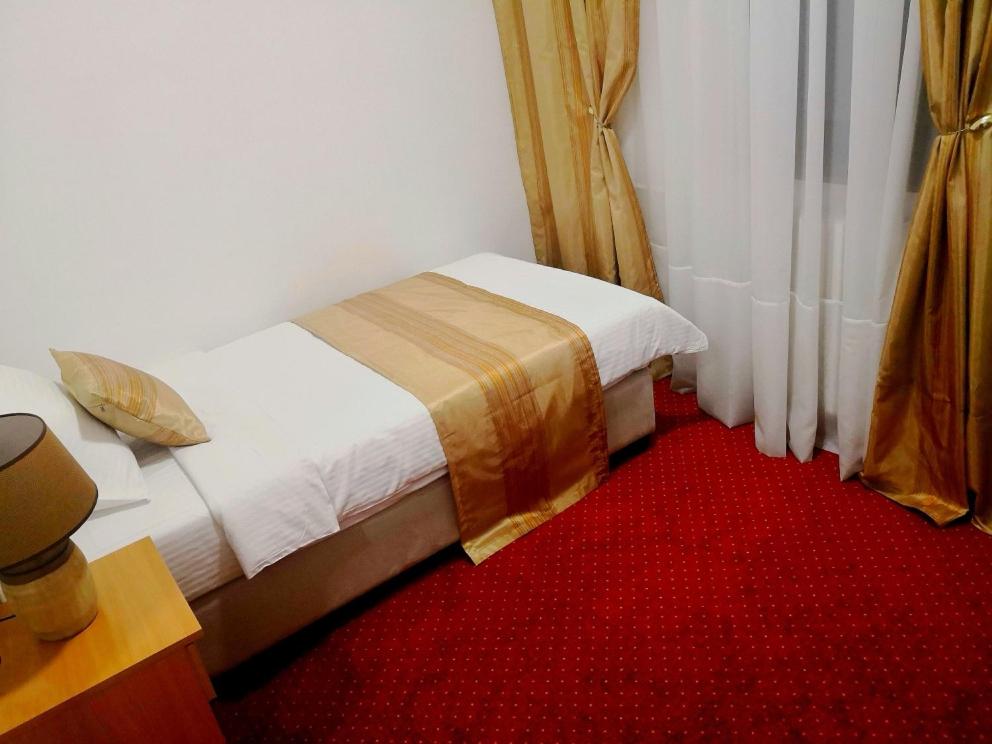 Одноместный (Небольшой одноместный номер), Hotel N