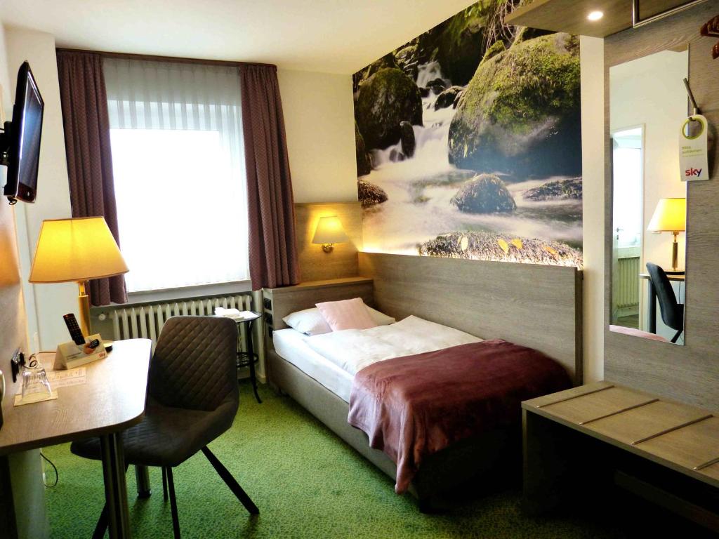 Одноместный (Улучшенный одноместный номер), Hotel Wurms