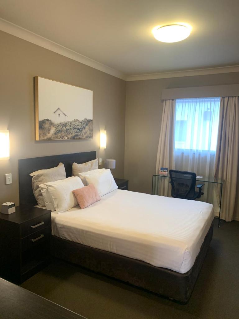 Best Western Blackbutt Inn Room Type - Deluxe Queen Room
