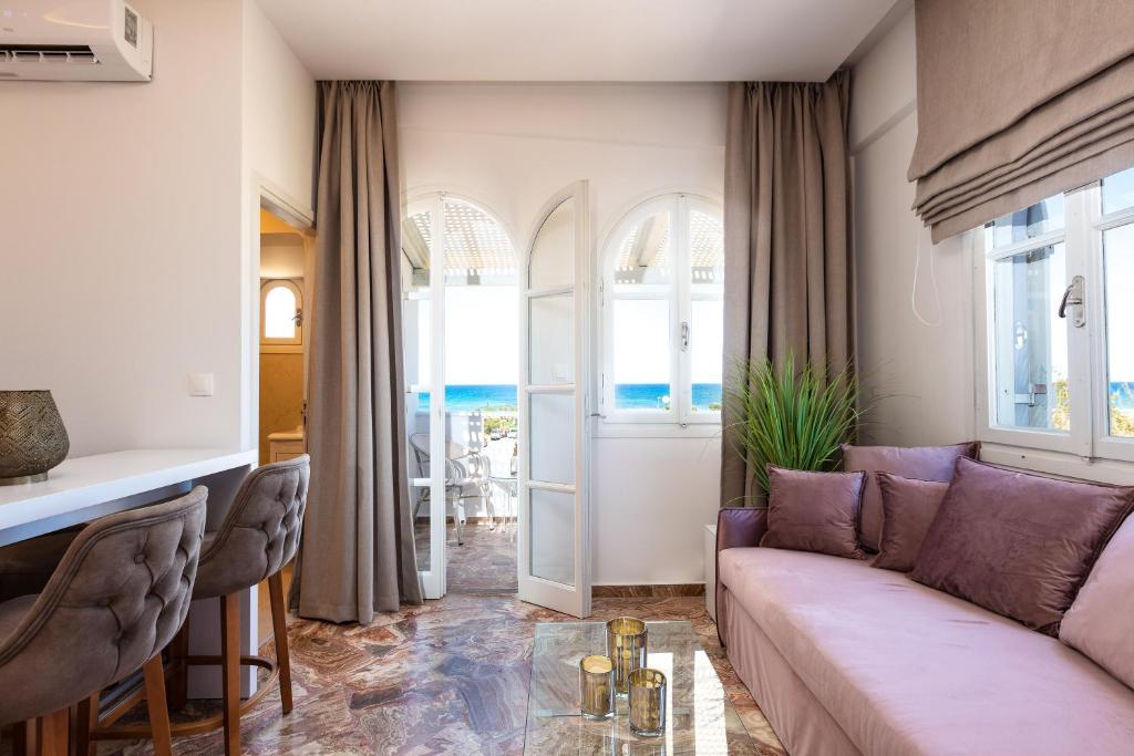 Pinelopi Beach Suites photo 2