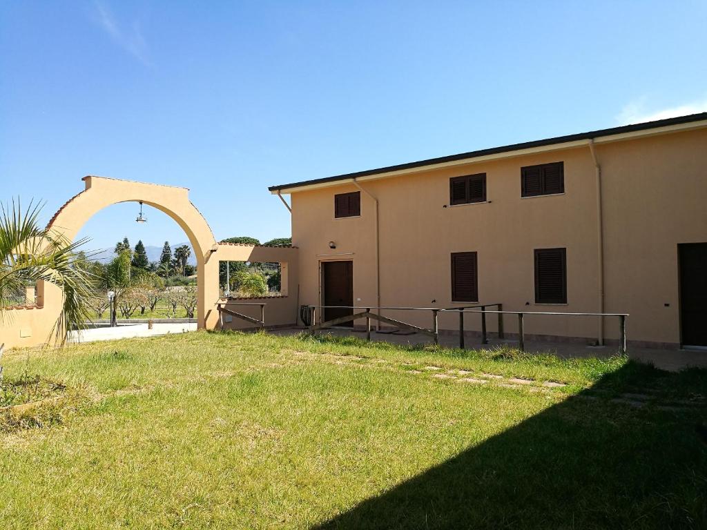 3 bedrooms appartement with shared pool enclosed garden and wifi at Partinico 2 km away from the beach