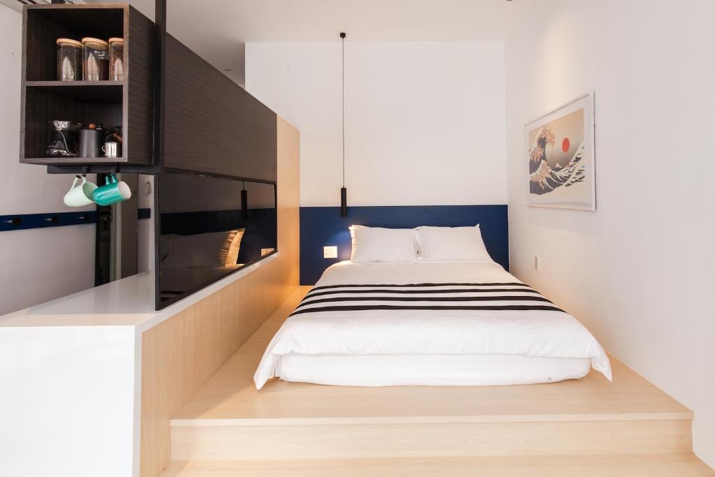 Central Studios at Ben Thanh Market by CIRCADIAN