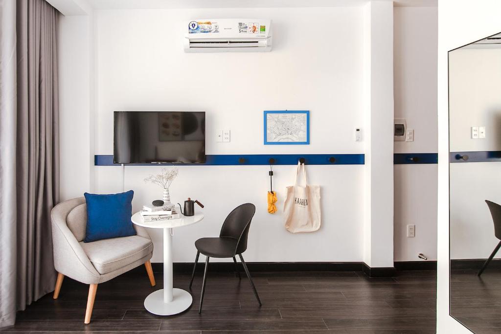 Central Studios at Ben Thanh Market by CIRCADIAN