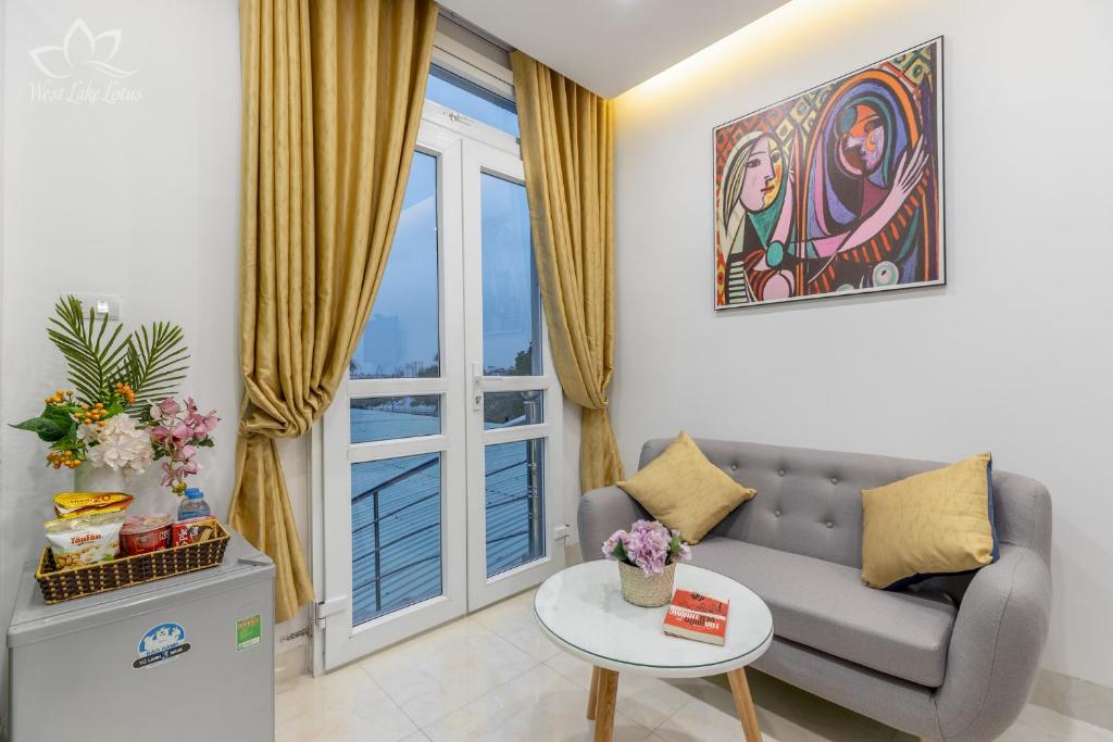 Двухместный (Двухместный номер с 1 кроватью, вид на озеро), The Lakeview - West Lake Lotus Apartments